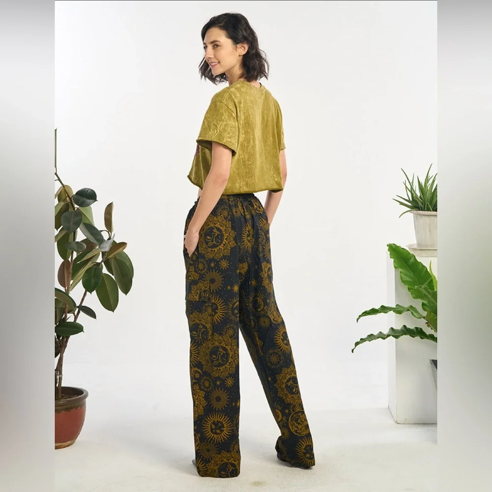 Sun & moon print cotton cargo pocket pant - Picture 8 of 8